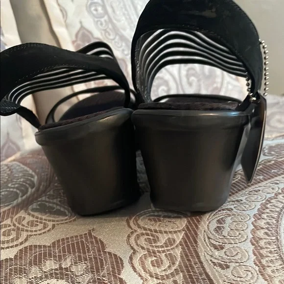 Skechers New Memory Foam Black Sandals - Picture 3 of 10